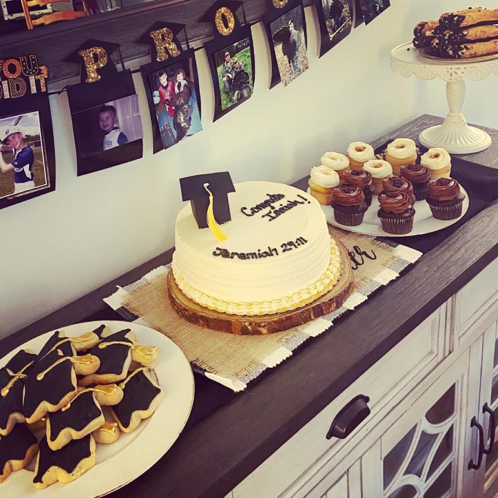 Graduation Desserts - Cake