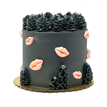 Valentine’s Kiss Cake